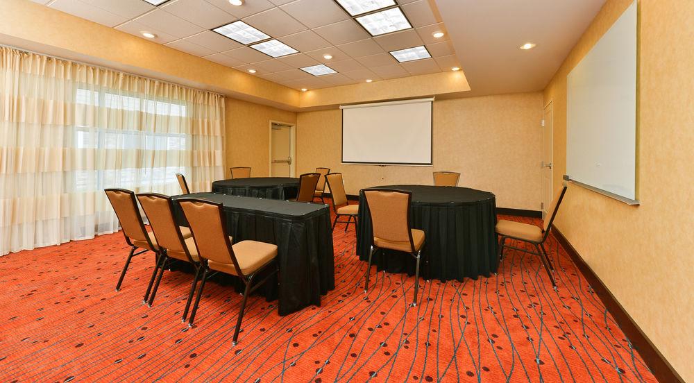 Residence Inn By Marriott Champaign Bagian luar foto