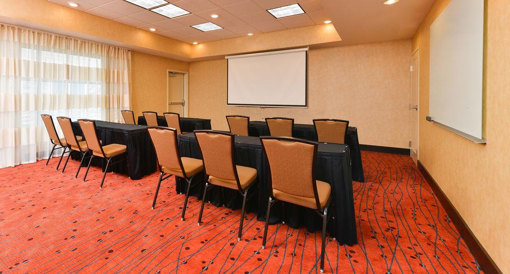 Residence Inn By Marriott Champaign Bagian luar foto
