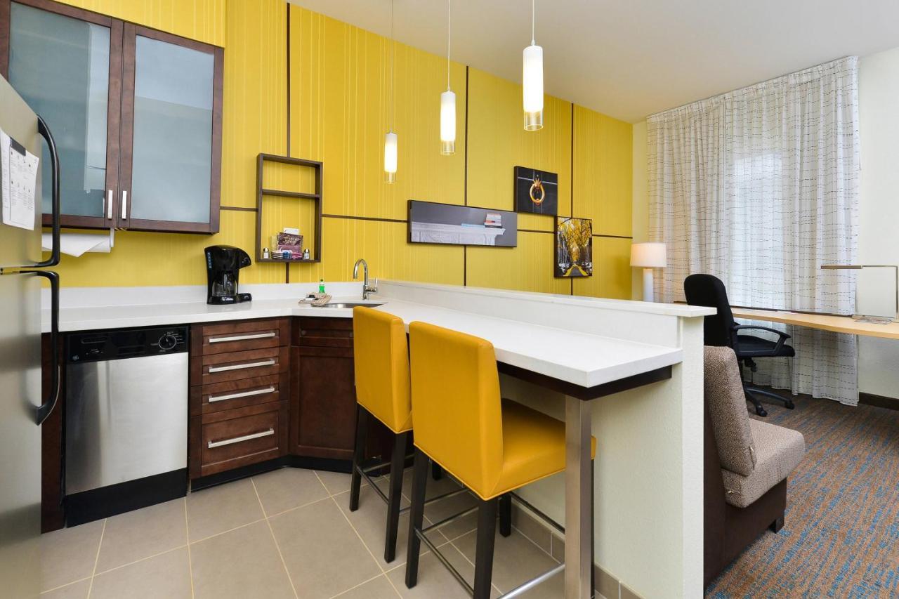 Residence Inn By Marriott Champaign Bagian luar foto