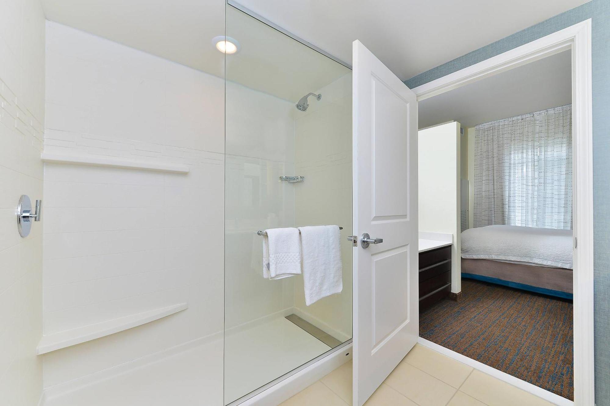 Residence Inn By Marriott Champaign Bagian luar foto