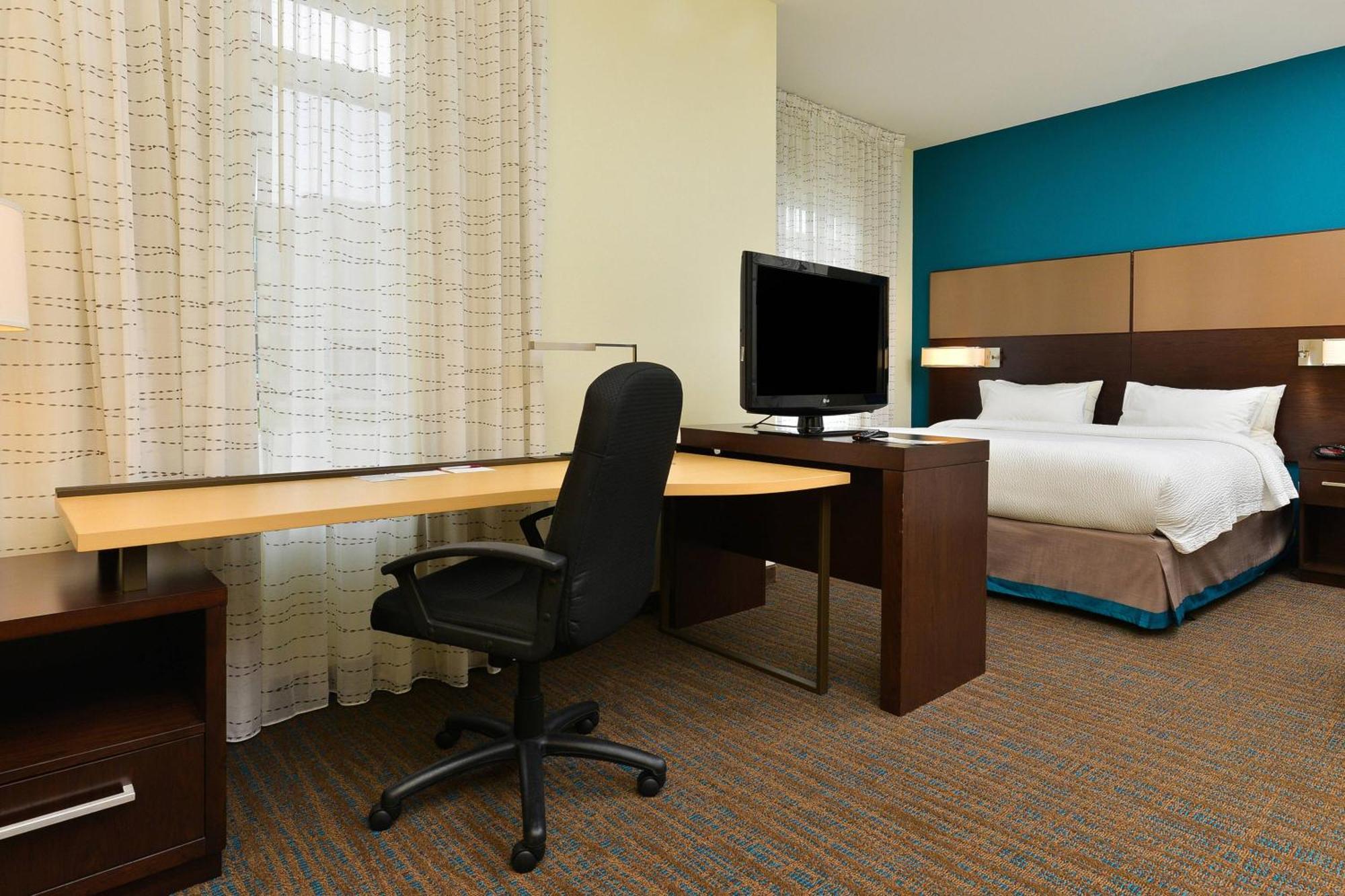 Residence Inn By Marriott Champaign Bagian luar foto