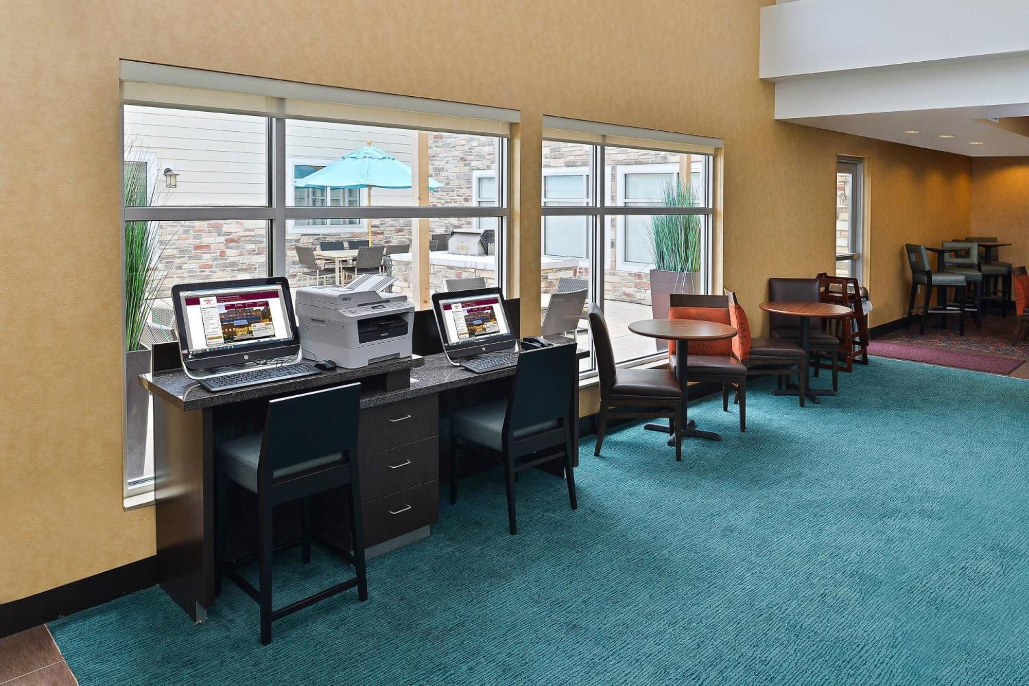 Residence Inn By Marriott Champaign Bagian luar foto