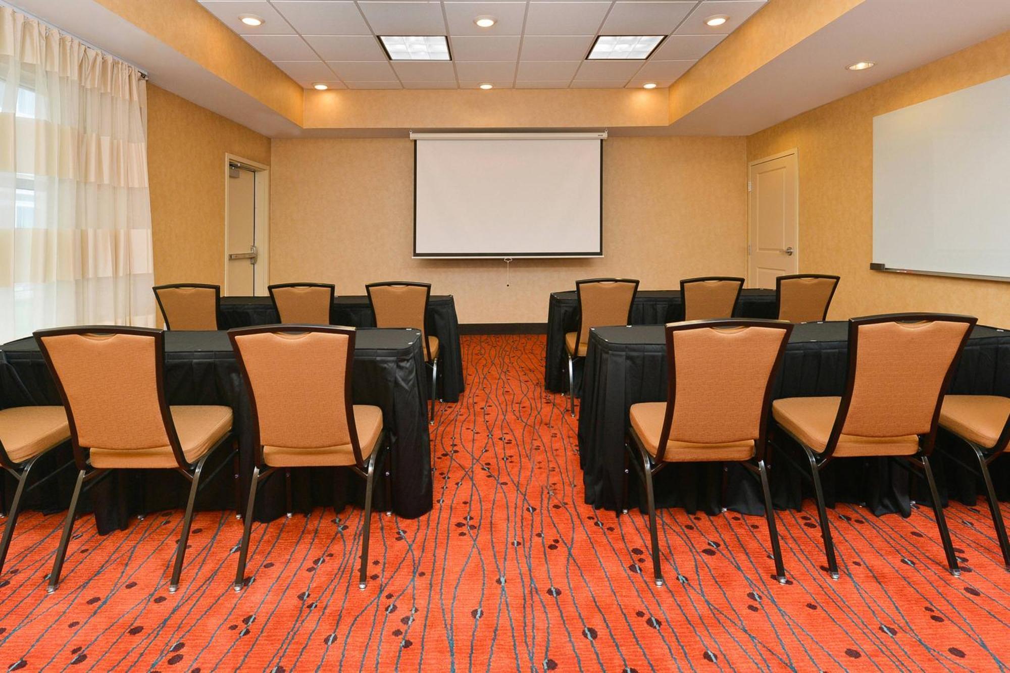 Residence Inn By Marriott Champaign Bagian luar foto