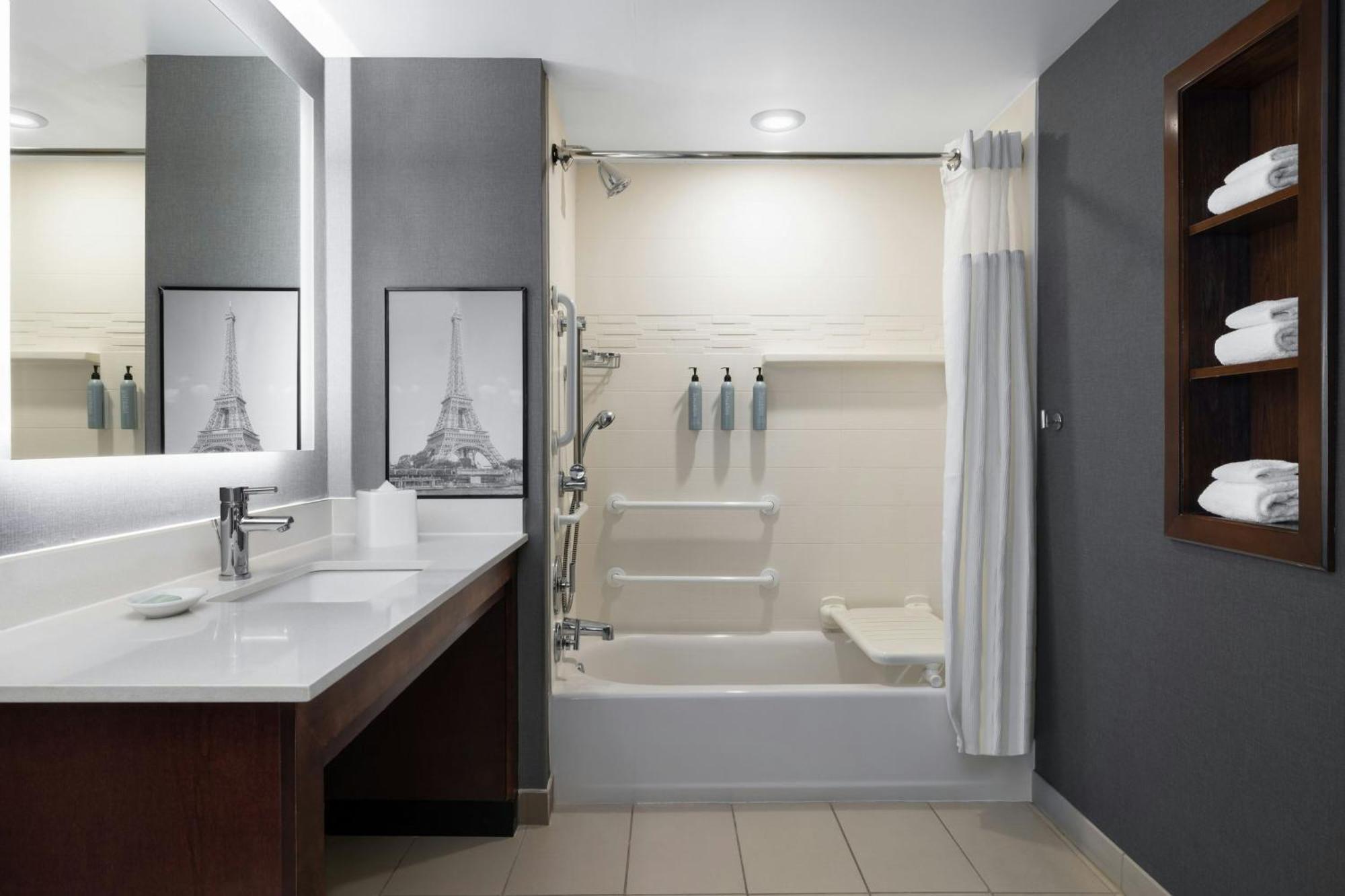Residence Inn By Marriott Champaign Bagian luar foto