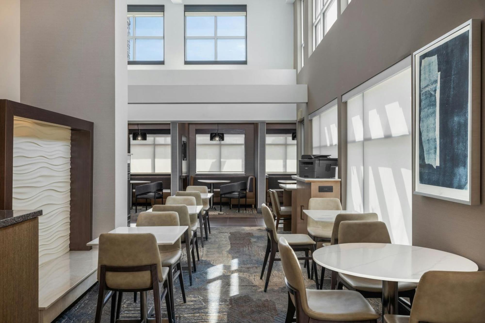 Residence Inn By Marriott Champaign Bagian luar foto