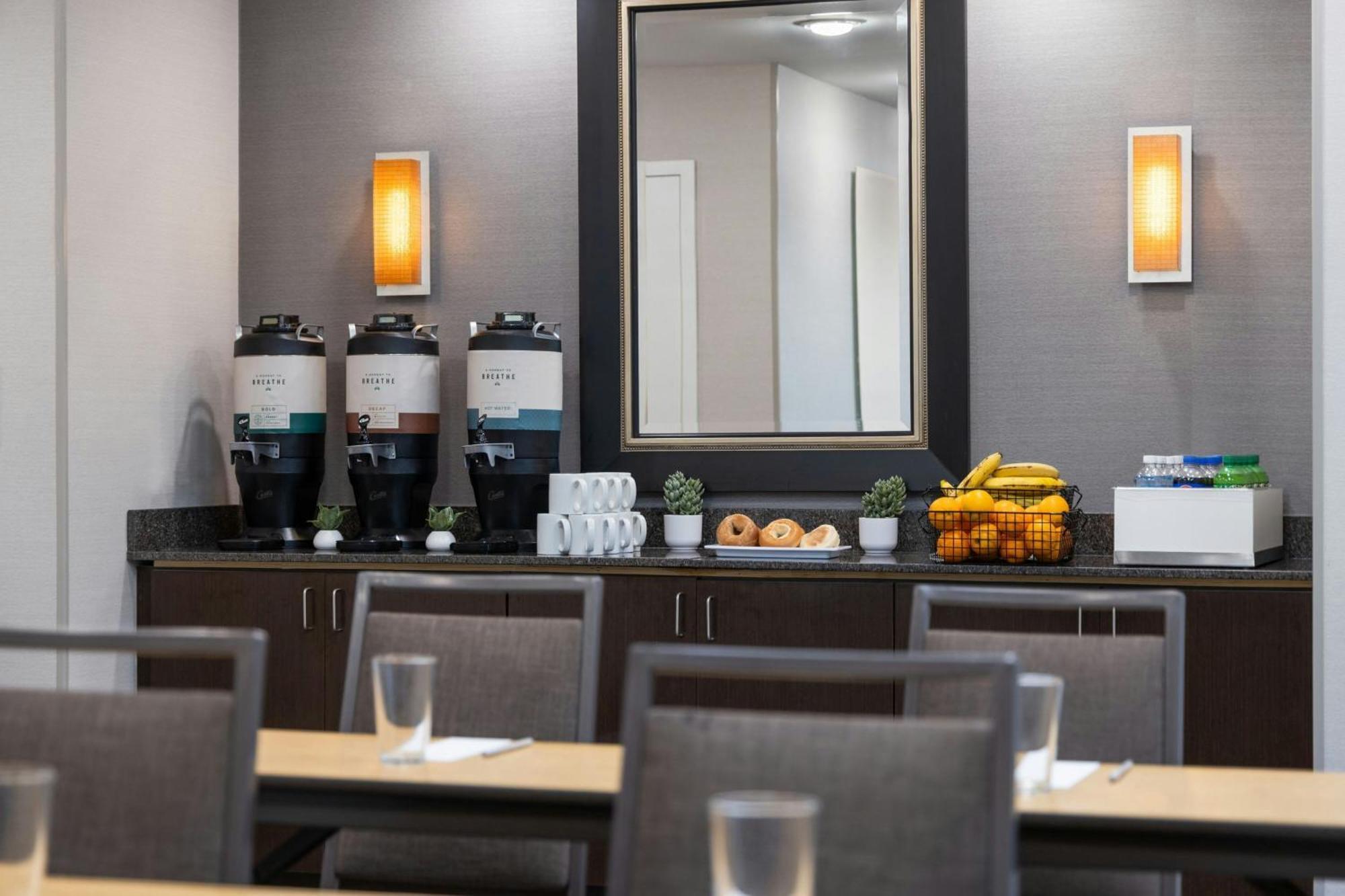 Residence Inn By Marriott Champaign Bagian luar foto