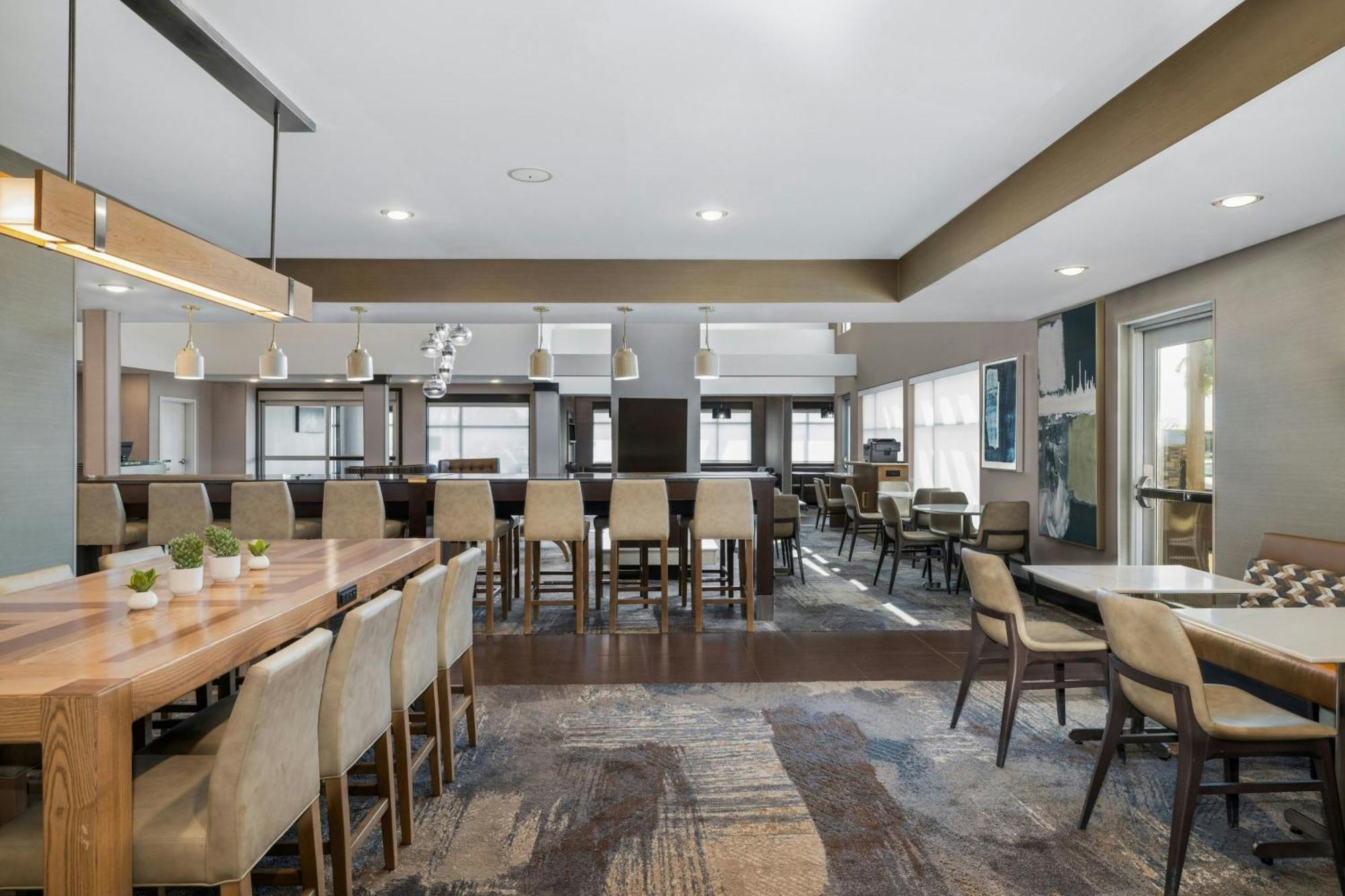 Residence Inn By Marriott Champaign Bagian luar foto
