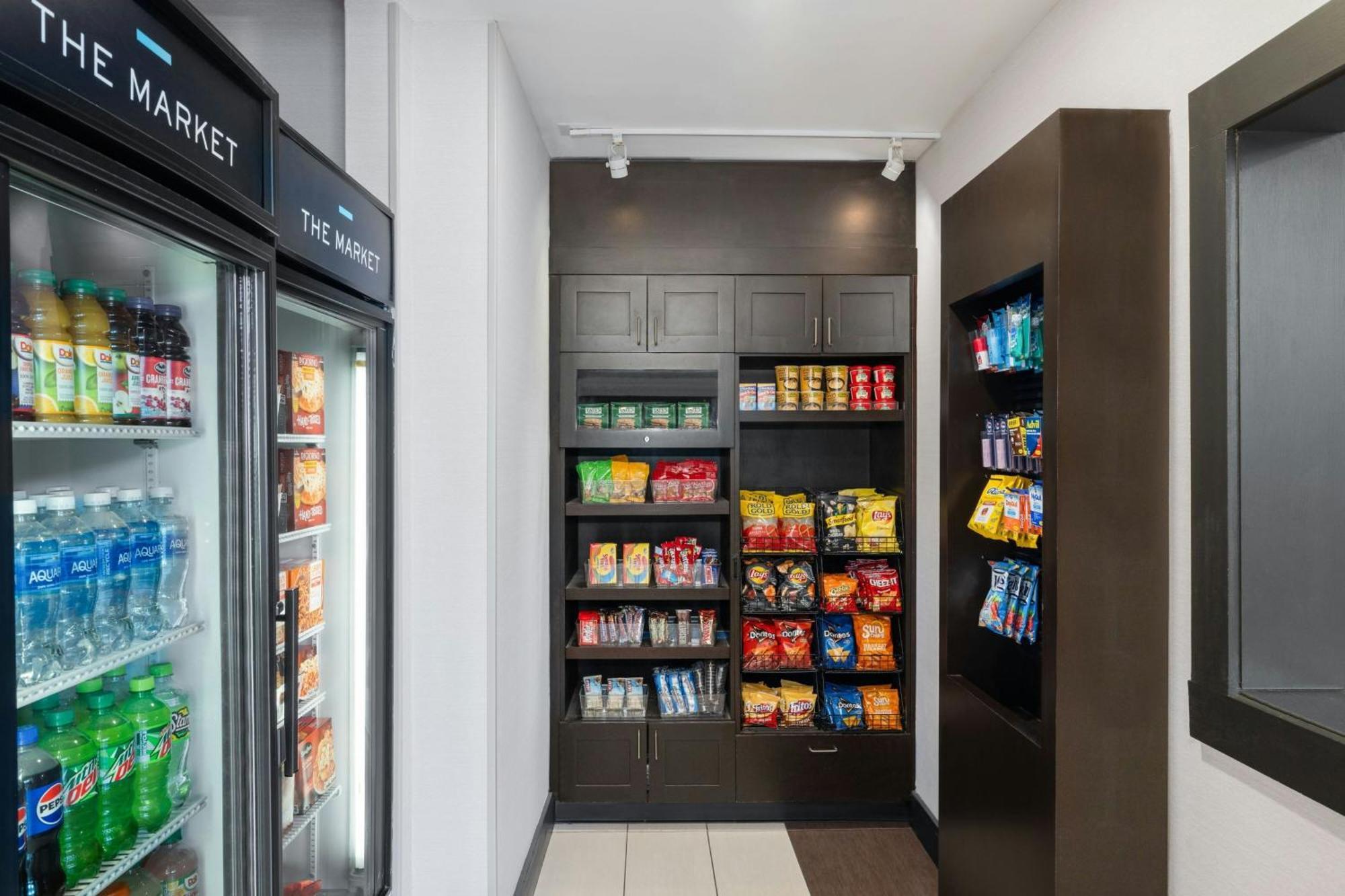 Residence Inn By Marriott Champaign Bagian luar foto
