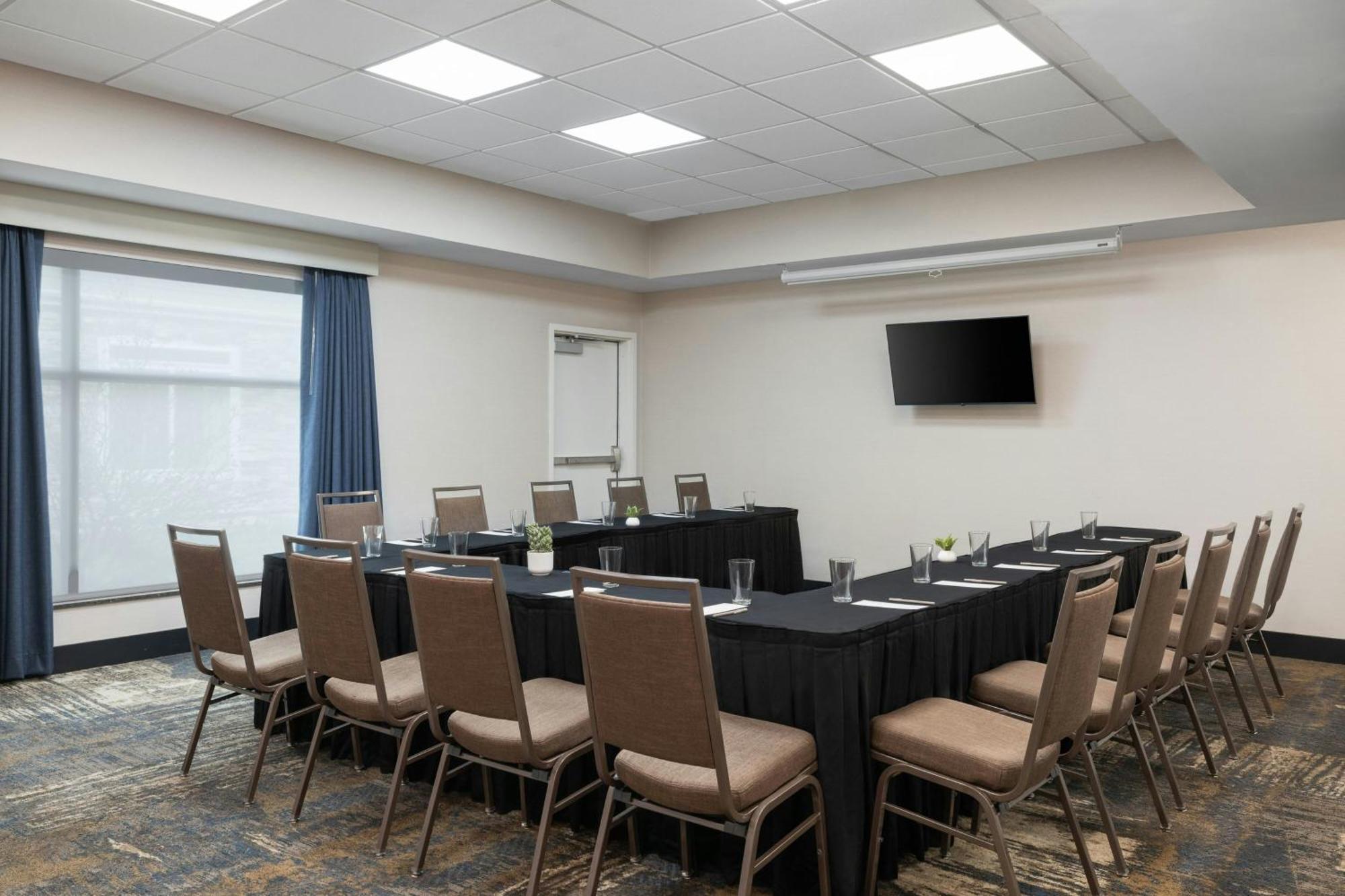 Residence Inn By Marriott Champaign Bagian luar foto